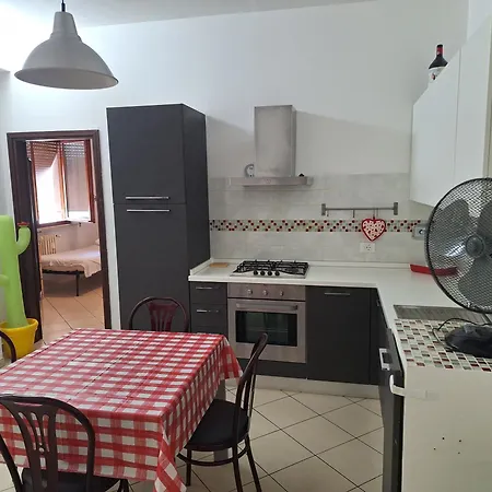 Centro A 2 Passi Dal Mare דירה