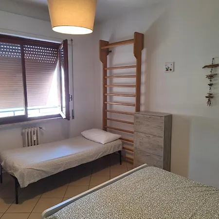 Centro A 2 Passi Dal Mare * Фоллоника